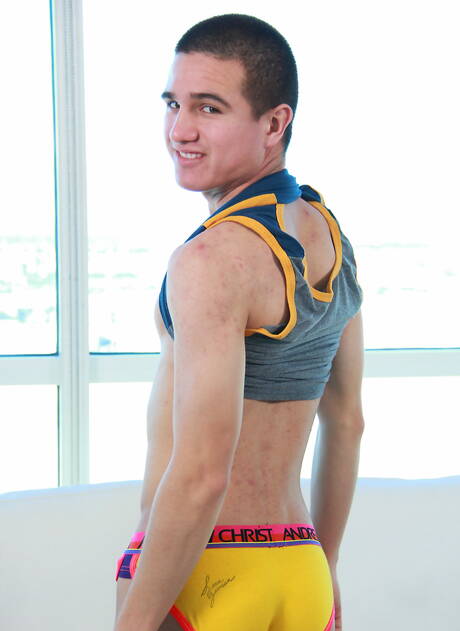 Young dude Josh Hunter fuck ass after sucking