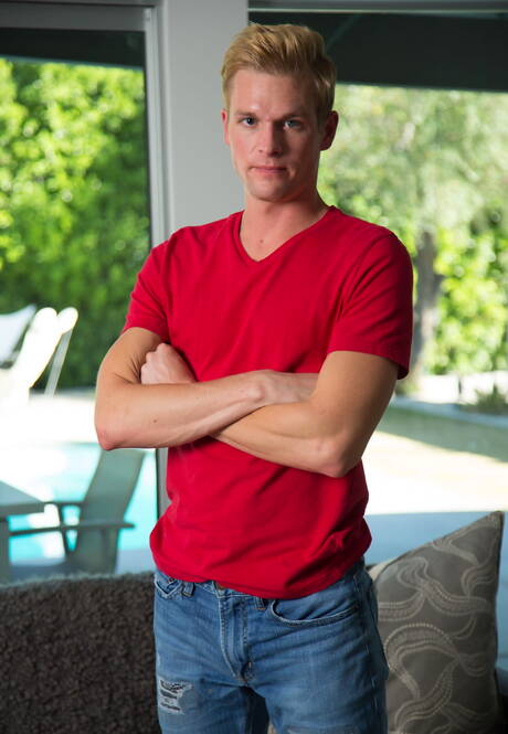 American young boy Ty Thomas and well-built Dominic Green have a hot couple sex