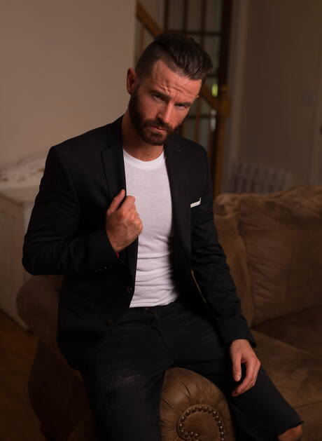 Irish mature bear Brendan Patrick and hunky guy Jessie Lee teasing dick