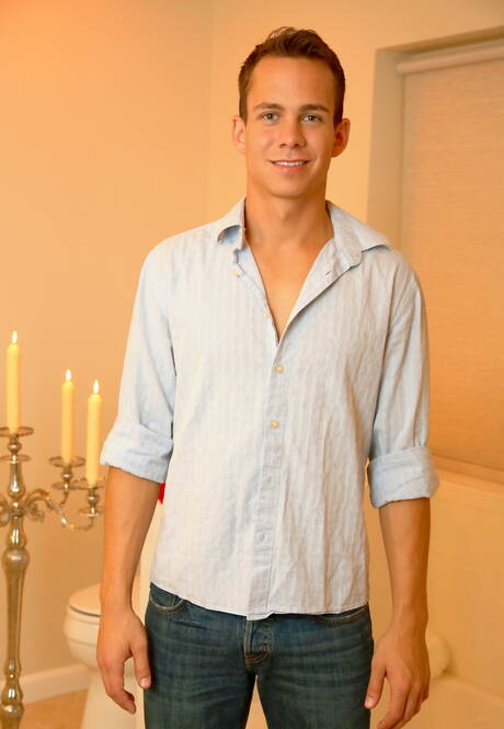 Nice american buddies tough guy Drake Tyler and young dude Garrett Cooper fuck after dick sucking in bathroom