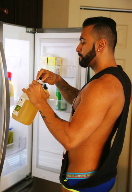 Gay Sex in Kitchen Pics