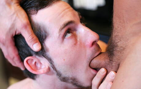 Hot americans, hunky guy Bryce Evans and well-built Toby Springs fuck ass after sucking in the kitchen