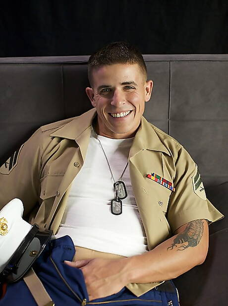 Gay Uniform Pics