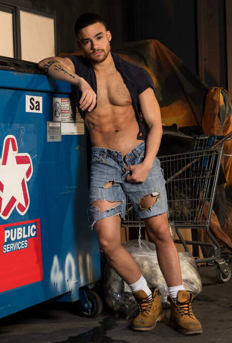 Woody, Riley, Tegan Zayne, Teddy Torres, Beaux in male gangbang