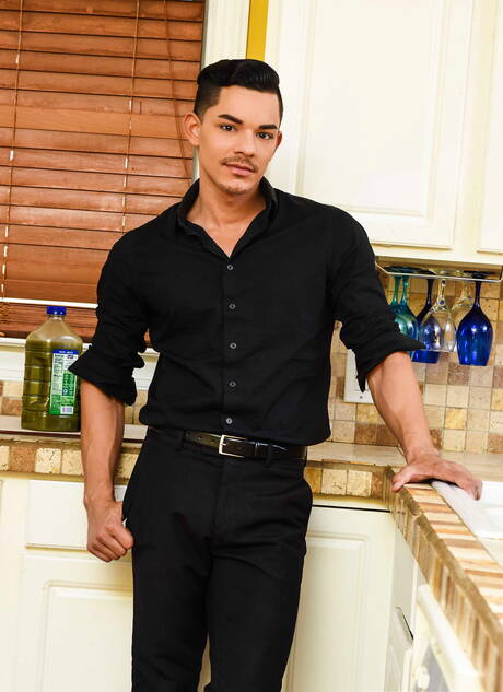 Tough guy Ethan and american well-built Jack Hunter in hot homosexual action in the kitchen