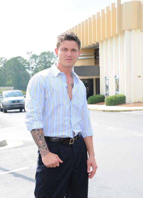 American pornstars beefcake James Hamilton and beefcake Sebastian Young banged each other outdoor