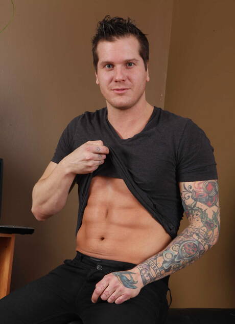 Two american boys otter Jake Steel and hunky guy Parker London have a good sex