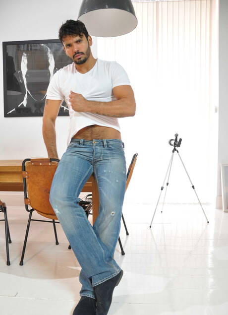 Gay in Jeans Pics