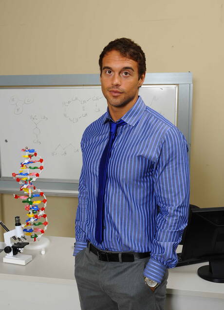 Nice american buddies well-built Rocco Reed and pretty boy Tyler Sweet in hot homosexual scene