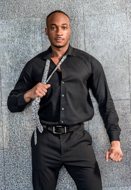 Trent King, Aaron Reese and Beau Reed have 3some interracial anal sex