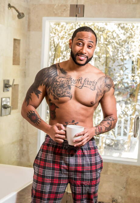 Ebony hunk Jaxx Maxim and  Johnny V fuck ass after interracial sucking in bathroom