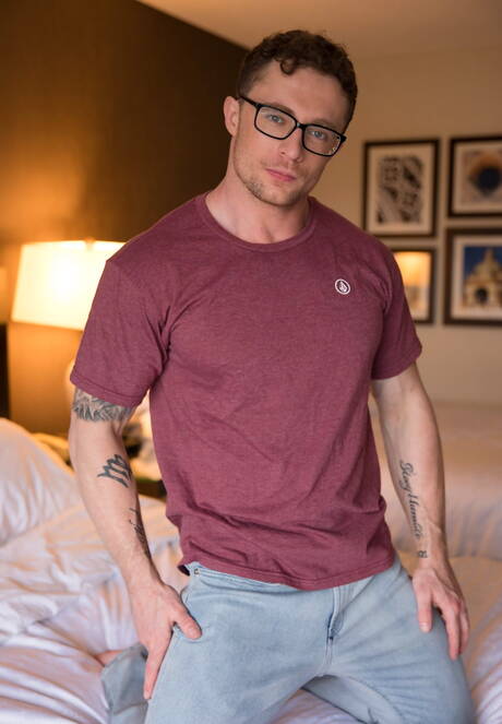 Pretty american guys hunk Markie More and young dude Ryan Jordan have anal sex with fisting