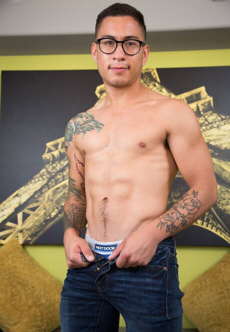 American tough guy Dalton Riley and beefcake Simon Evans banged each other