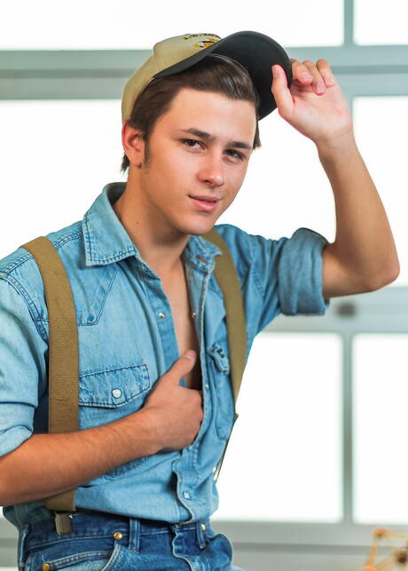 Famous americans, beefcake Tyler Hill and hot twink Wyatt Walker sucking and fucking each other outdoor