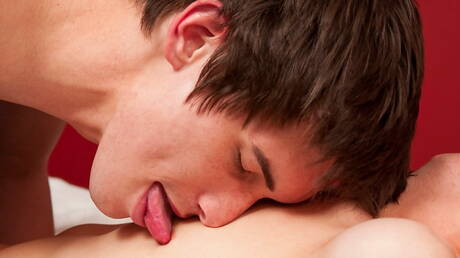 Two american dudes young Skyelr Bleu and young Ace Lockheart in hot homosexual action