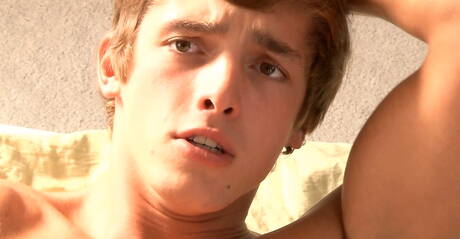 Czech hunky guy Helmut Huxley and american tough guy Kris Evans make a love