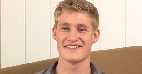 Muscular Tobias Britt jerk off