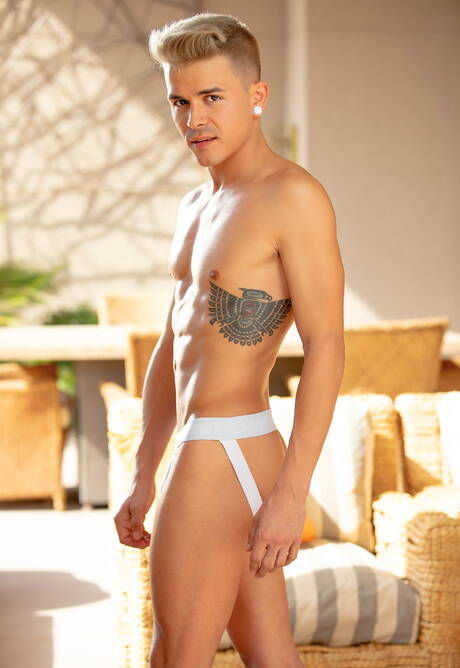 Pretty american guys strongman Cade Maddox and young boy Andy Taylor sucking and screwing each other