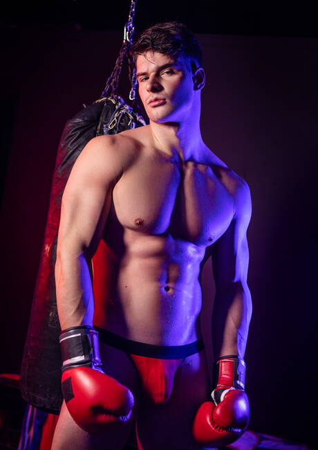 Canadian muscular Malik Delgaty and american husky guy Johnny Donovan fuck ass after blowjob