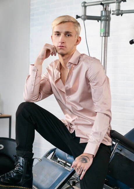 American beautiful boy Theo Brady and pretty boy Phillipe Massa have a hot couple sex