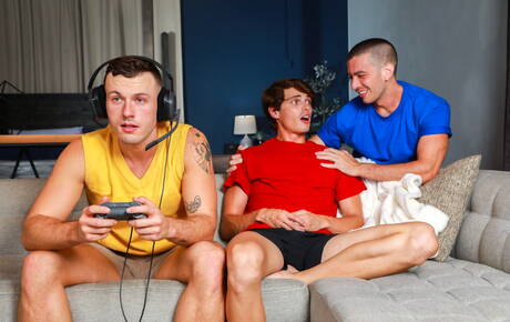 Gay Threesome Pics
