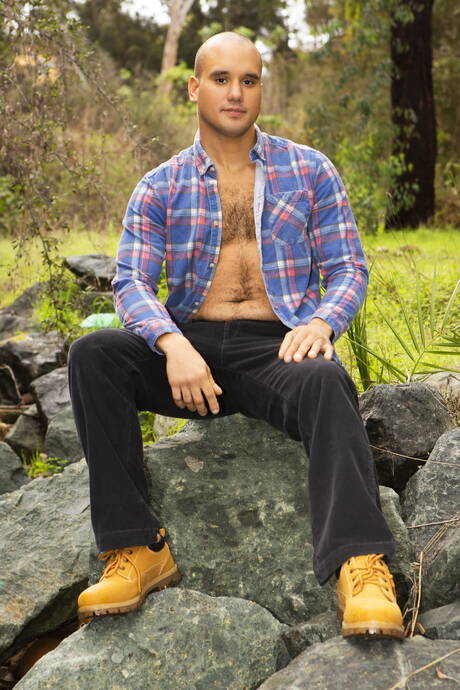 Gorgeous dude Frankie Valentine and beautiful dude Brayden drilling an ass outside