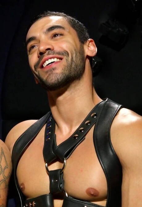 American muscular Arad Winwin and brazilian beefcake Lucas Leon likes to be dominated and humiliated