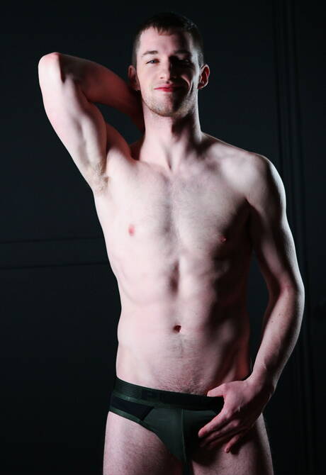 Stud Igor Romani and muscular Thyle Knoxx undressing and showing nice ass