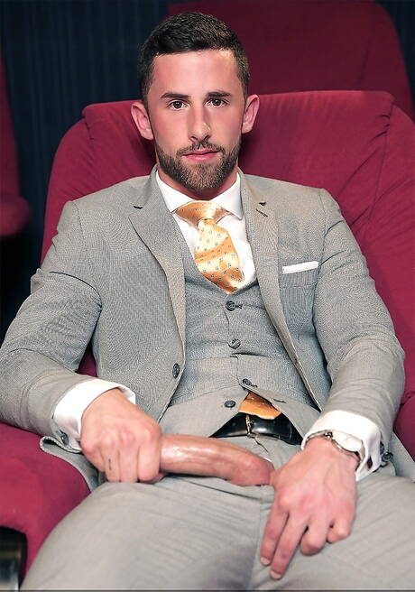 Argentinian bodybuilder Emir Boscatto and spanish stud Sunny Colucci fuck ass after blowjob