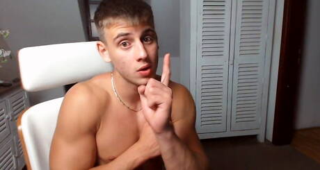 Well-built Thomas Danielli wanking