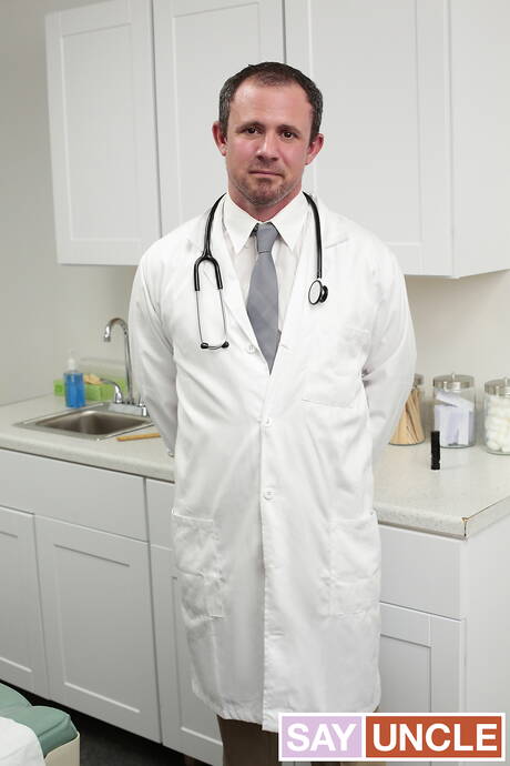 Nice american boys beefy Jesse Zeppelin and young dude Mark Something fuck ass after sucking cock