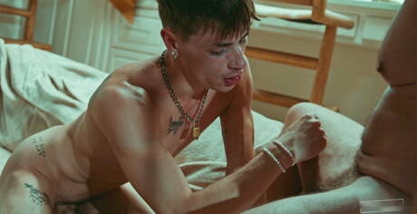 American twink Cyrus Stark and stud Jake Jaxx banged each other outdoor