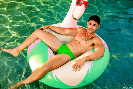 Hot Trevor Harris, Nico Coopa and Derek Kage in hot 3some ass bang at the pool