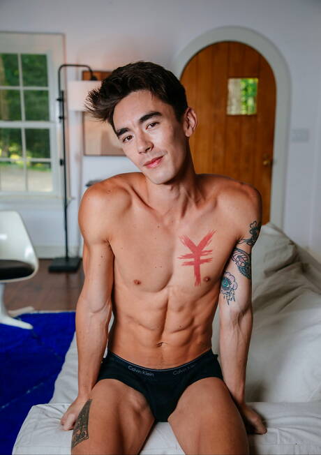 Nice american guys beautiful boy Cody Seiya and superstud Evan Knoxx drilling an ass