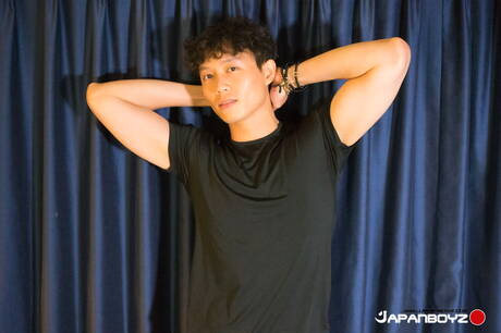 Stud Leo and hunk Khan in hot ass bang