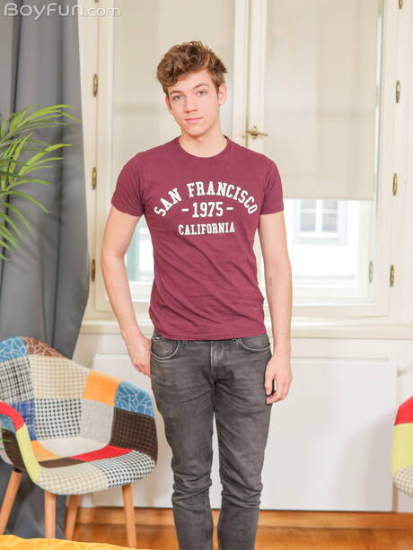 Young dude Liam Holland posing nude