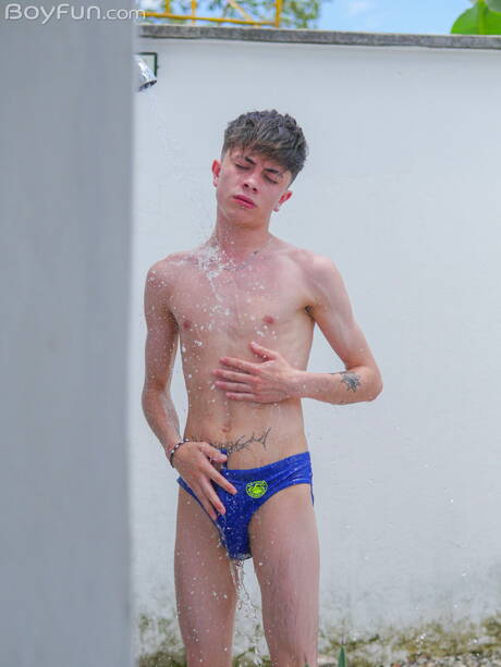 Beautiful boy Jackson Perceo and hot twink Junior Jones in hot ass bang in hot shower